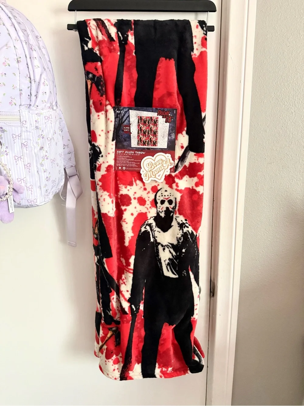 Horror-Themed Plush Throw Blanket – Red, Black & White